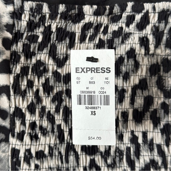 NWT Express Women’s Leopard Print Top XS - Picture 3 of 3